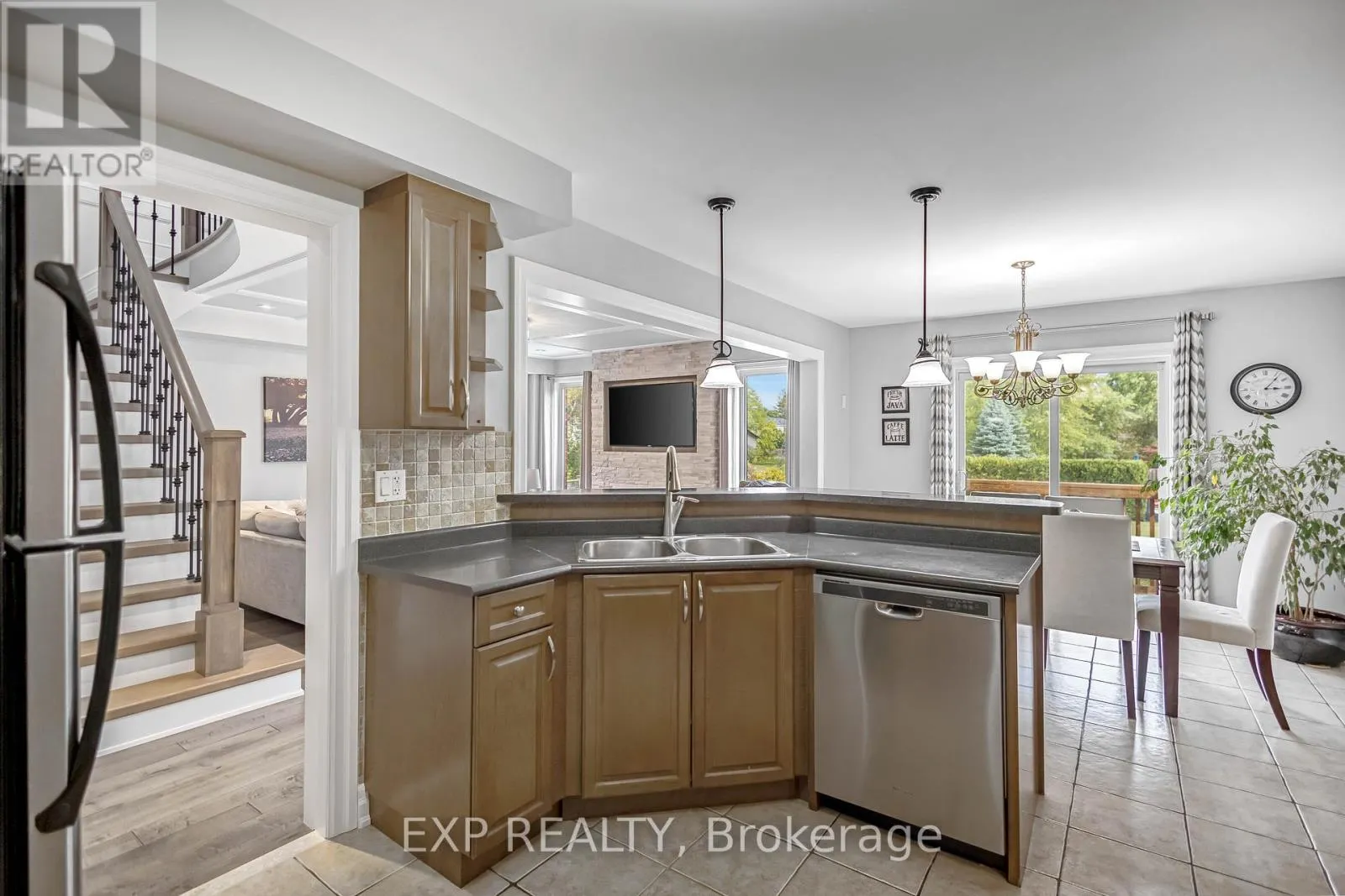 2403 WHITEHORN DRIVE