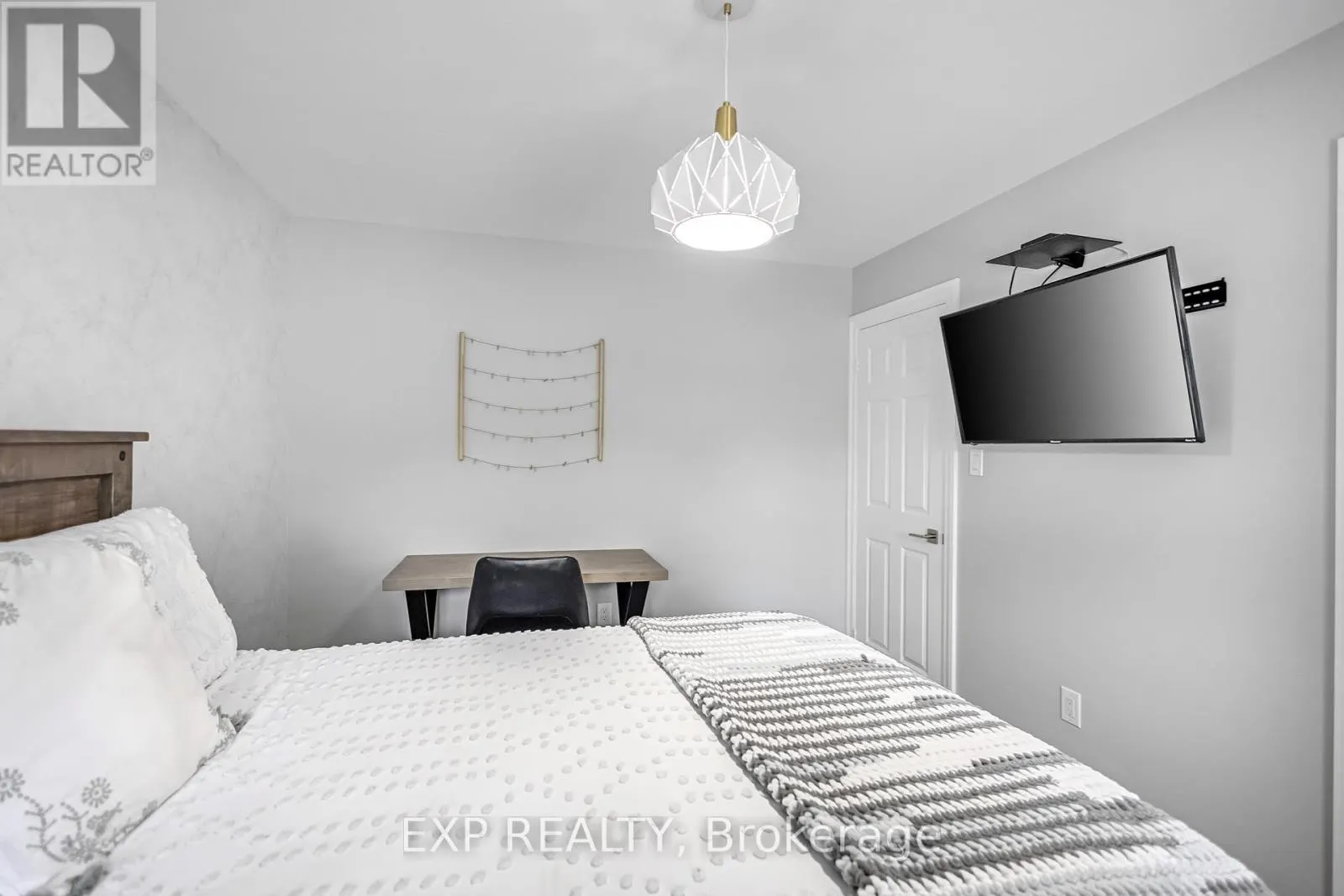2403 WHITEHORN DRIVE