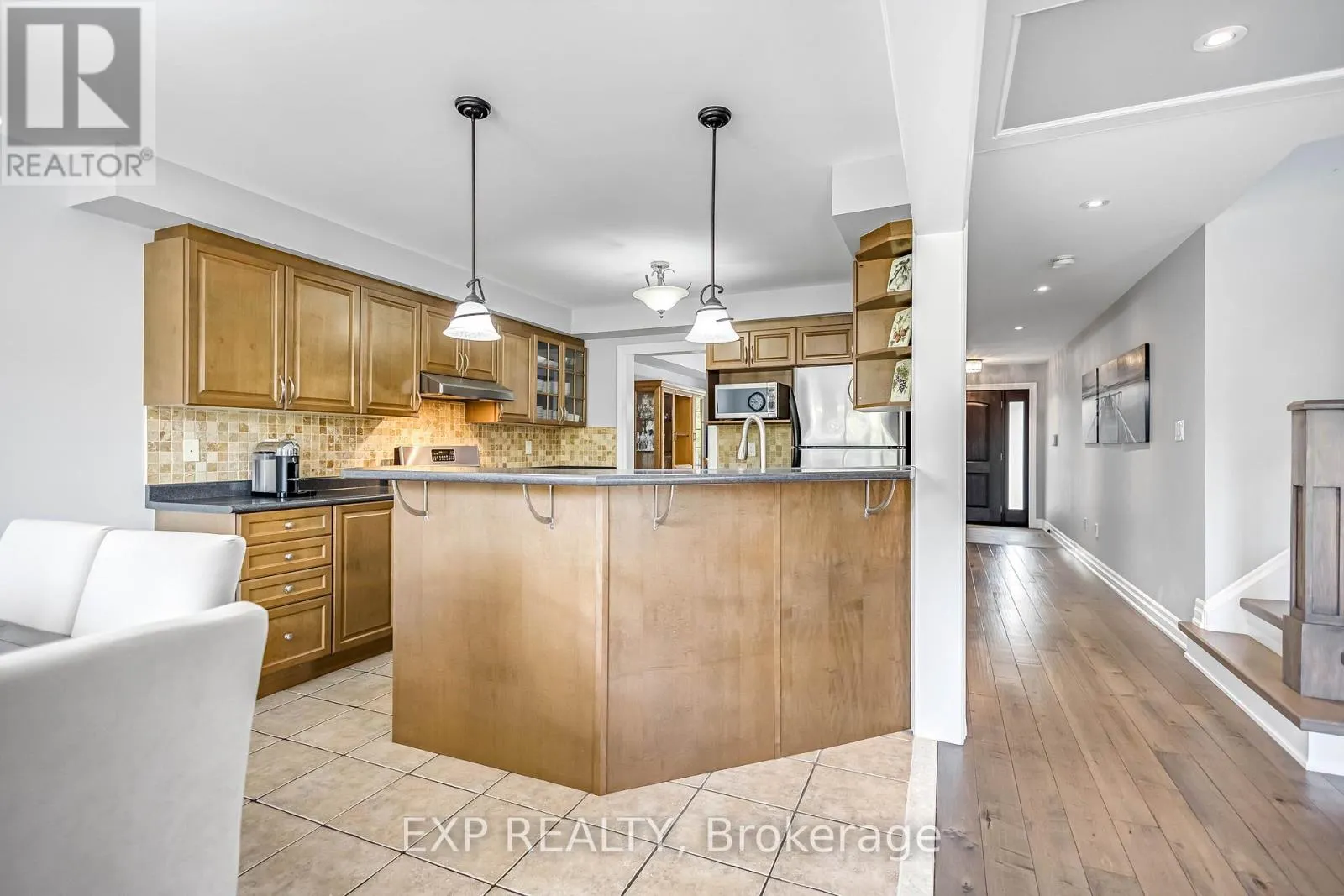 2403 WHITEHORN DRIVE