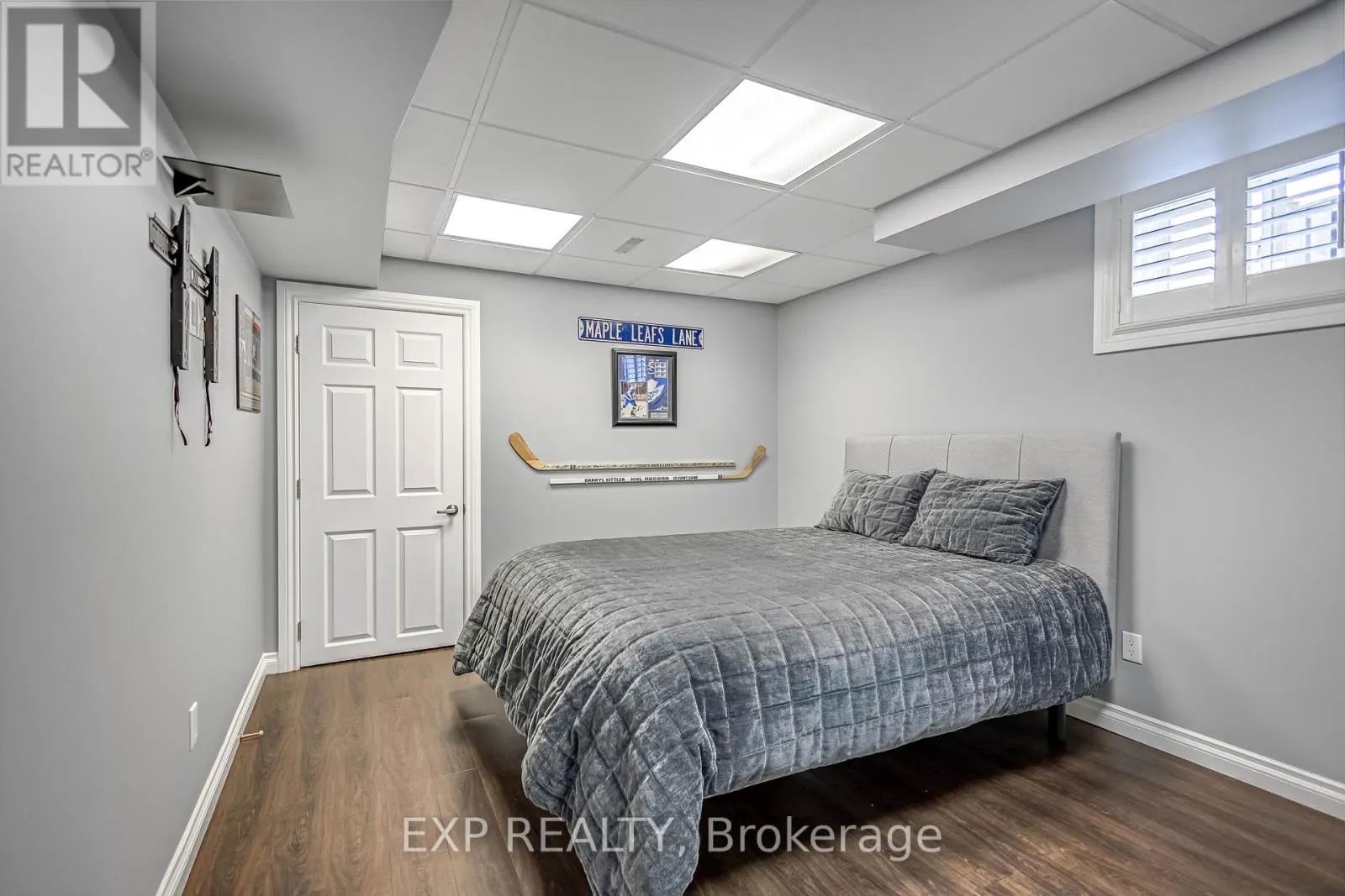 2403 WHITEHORN DRIVE