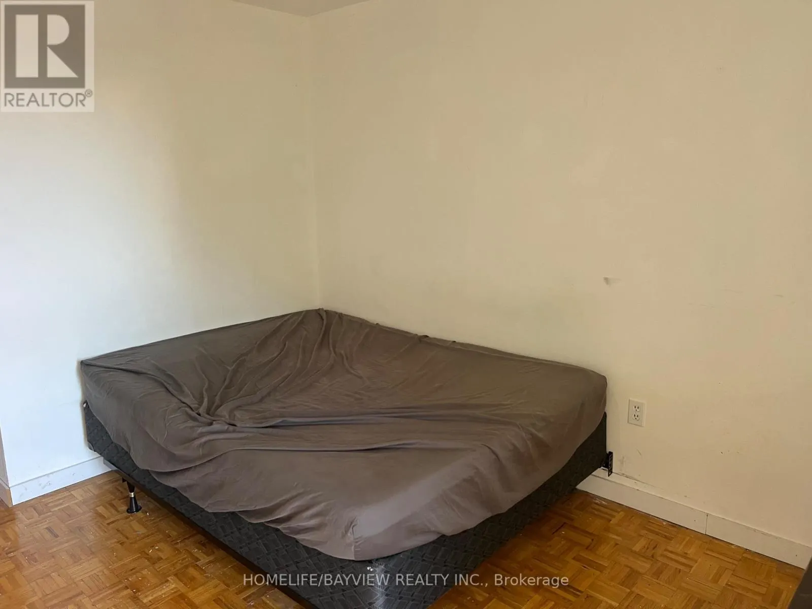 402 - 4689 JANE STREET