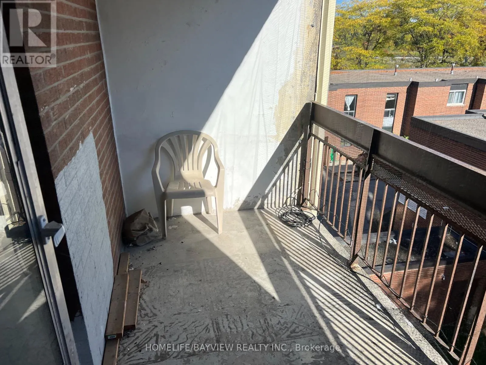 402 - 4689 JANE STREET