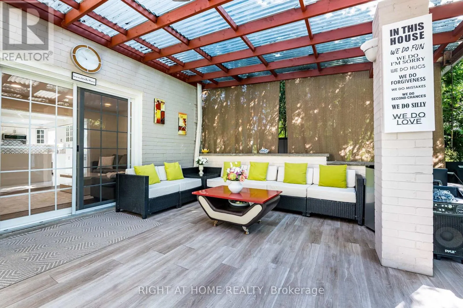3981 MAHOGANY ROW