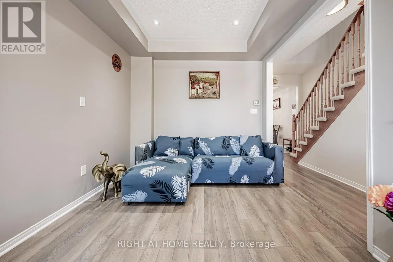 33 PROMENADE TRAIL