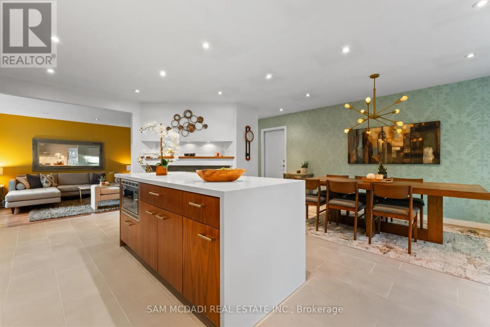 2480 PARMEER DRIVE