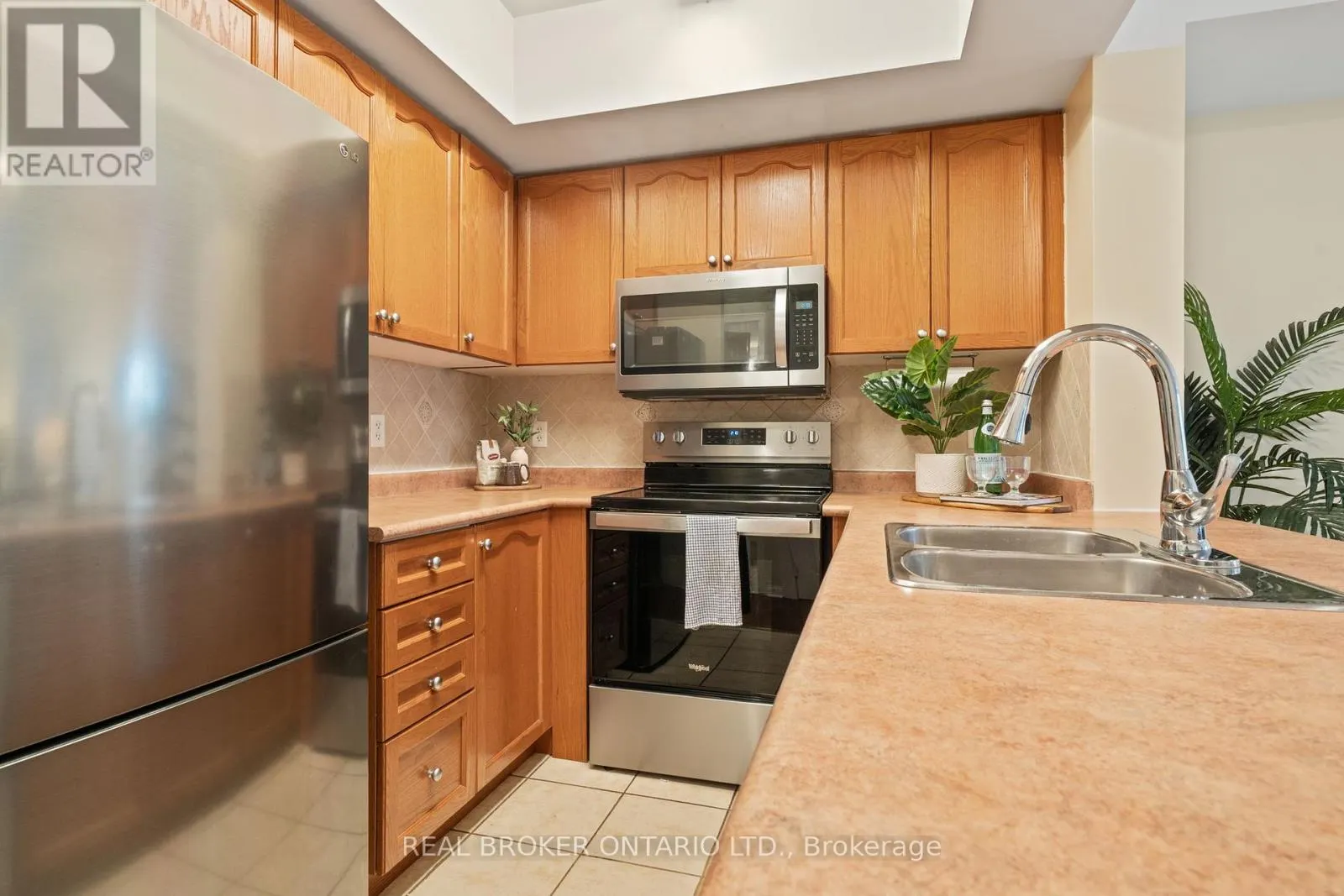 2066 - 3047 FINCH AVENUE W