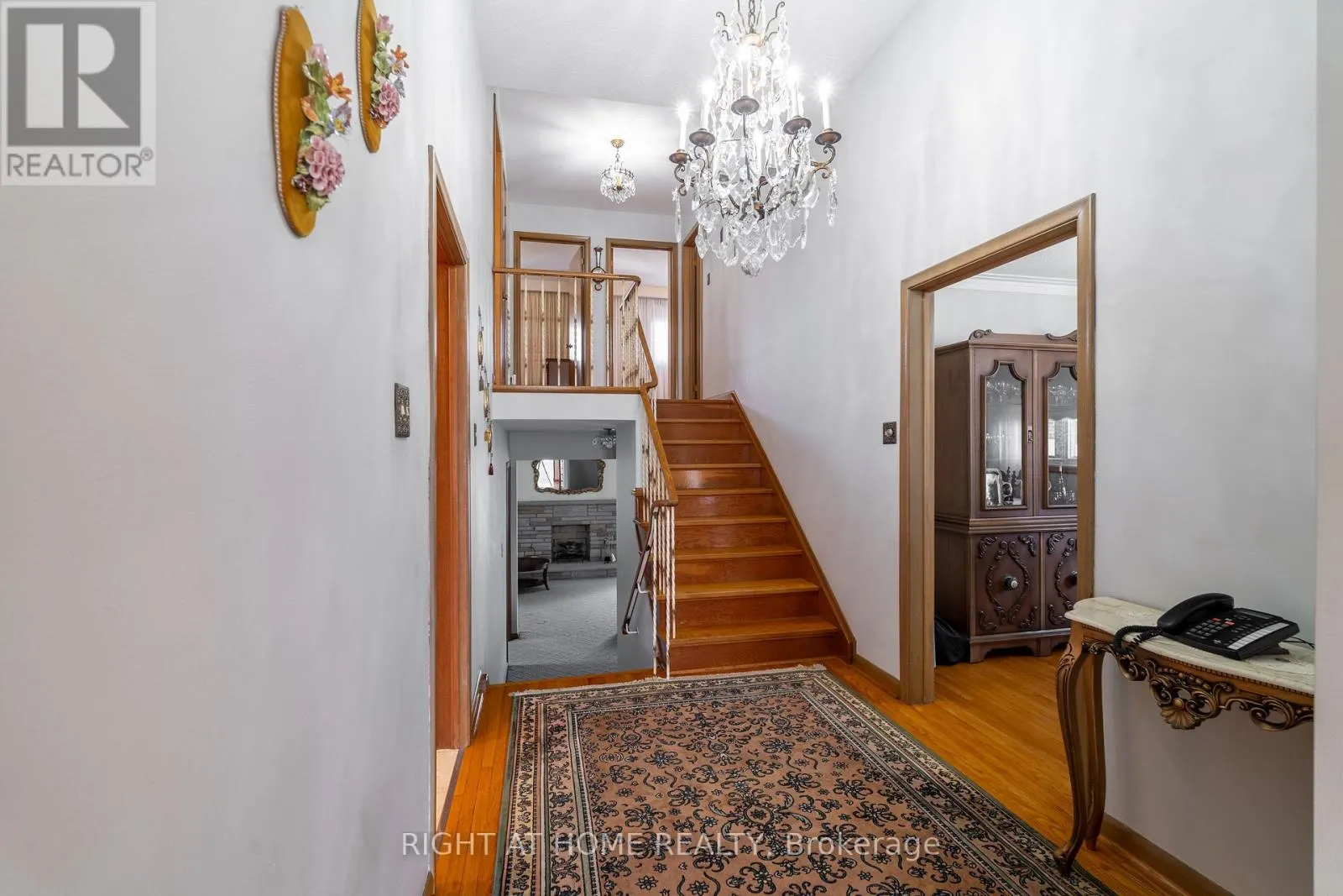 1012 CASTLEFIELD AVENUE