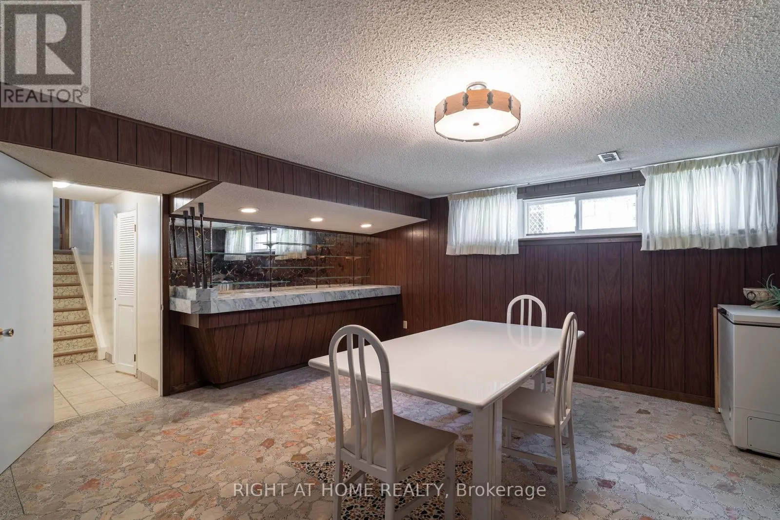 1012 CASTLEFIELD AVENUE