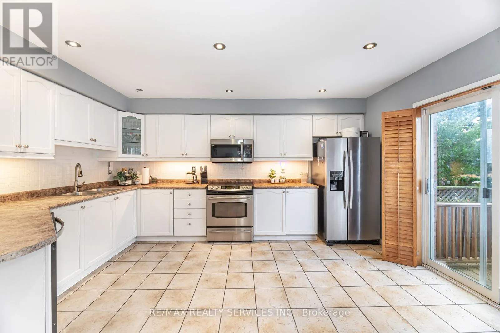 130 DELLS CRESCENT