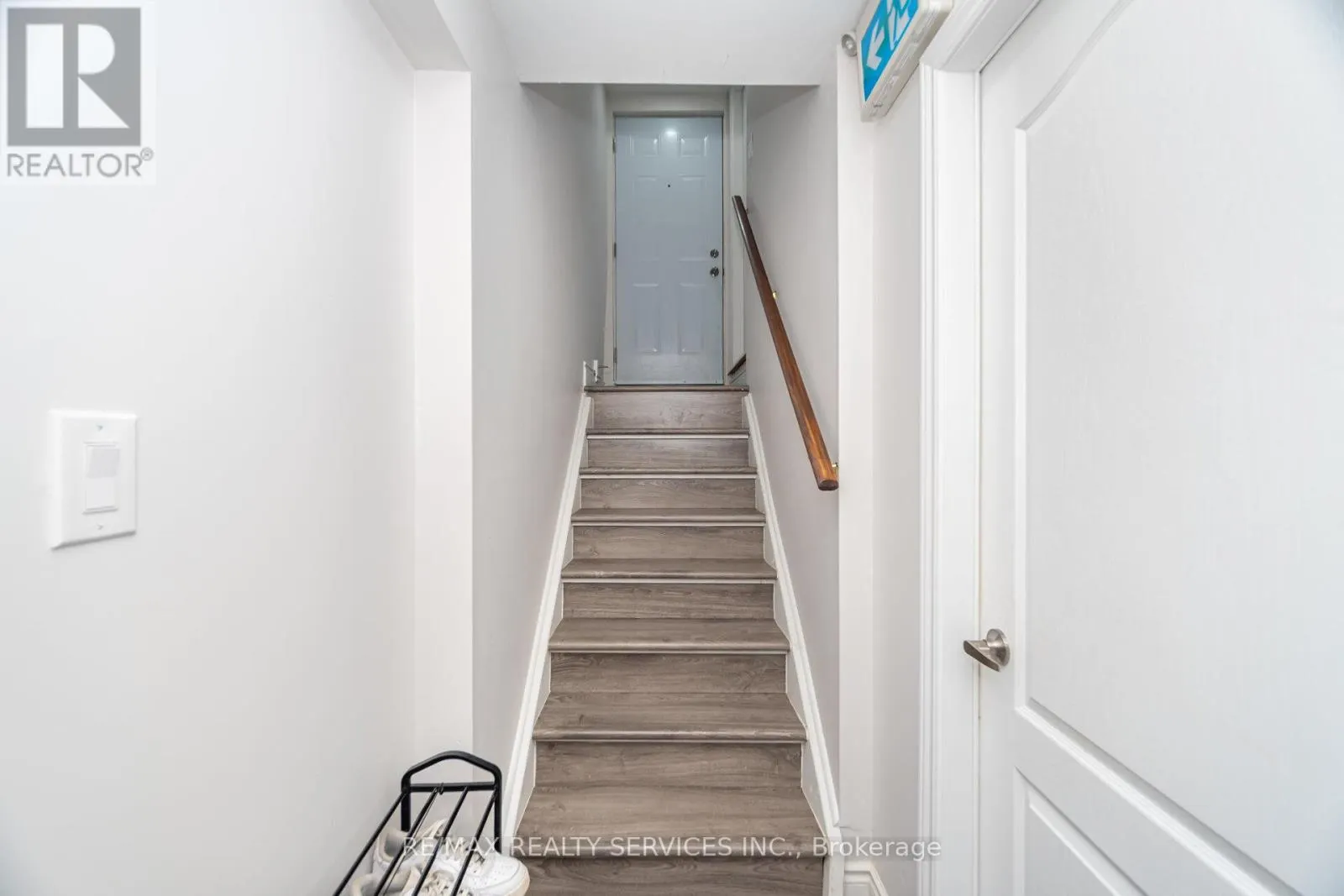 7 BLUE DIAMOND DRIVE
