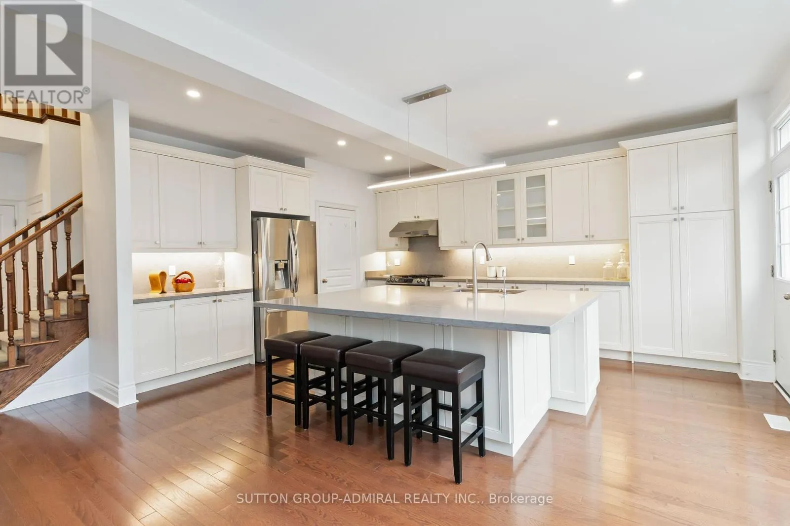 3301 SKIPTON LANE