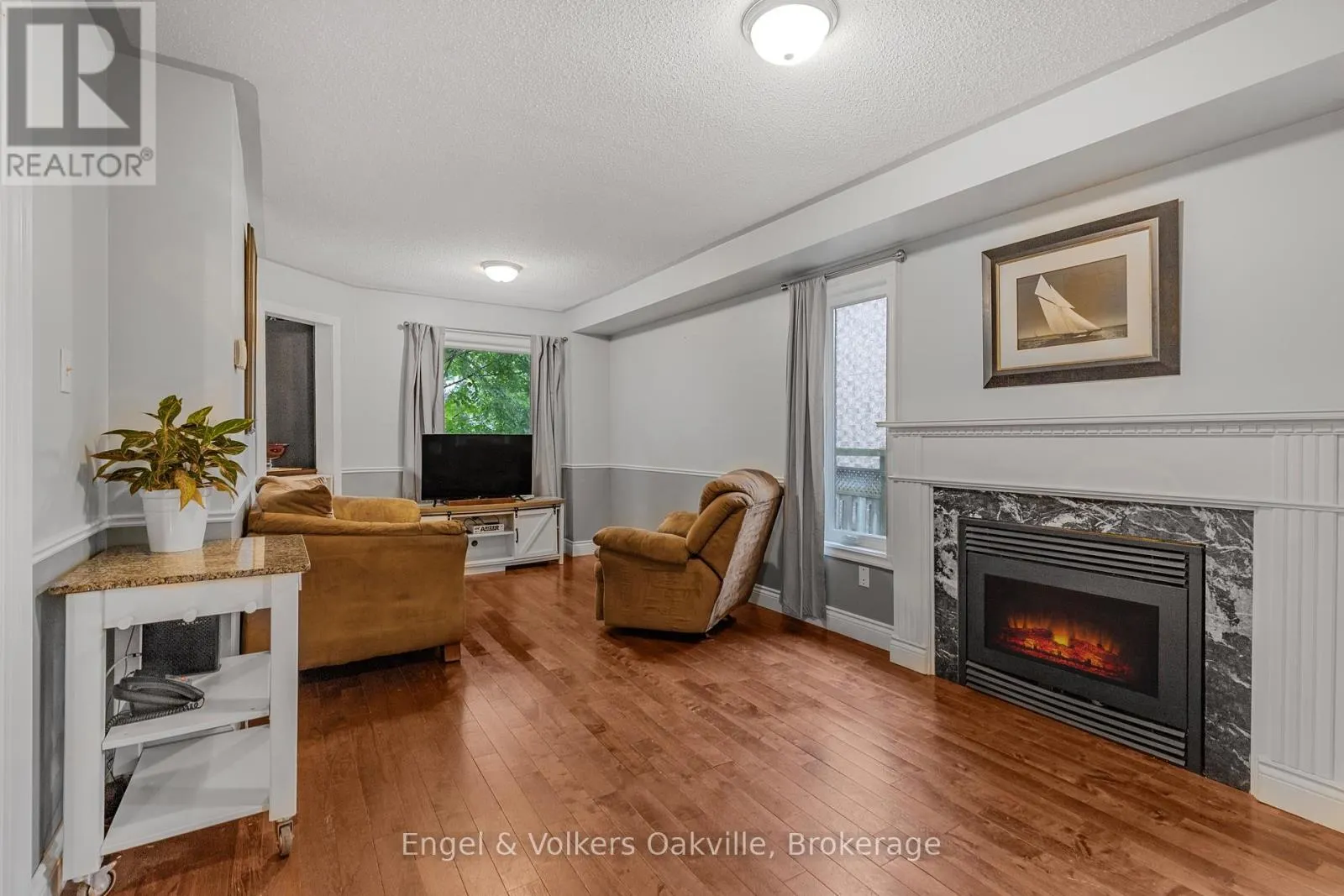 569 PHOEBE CRESCENT