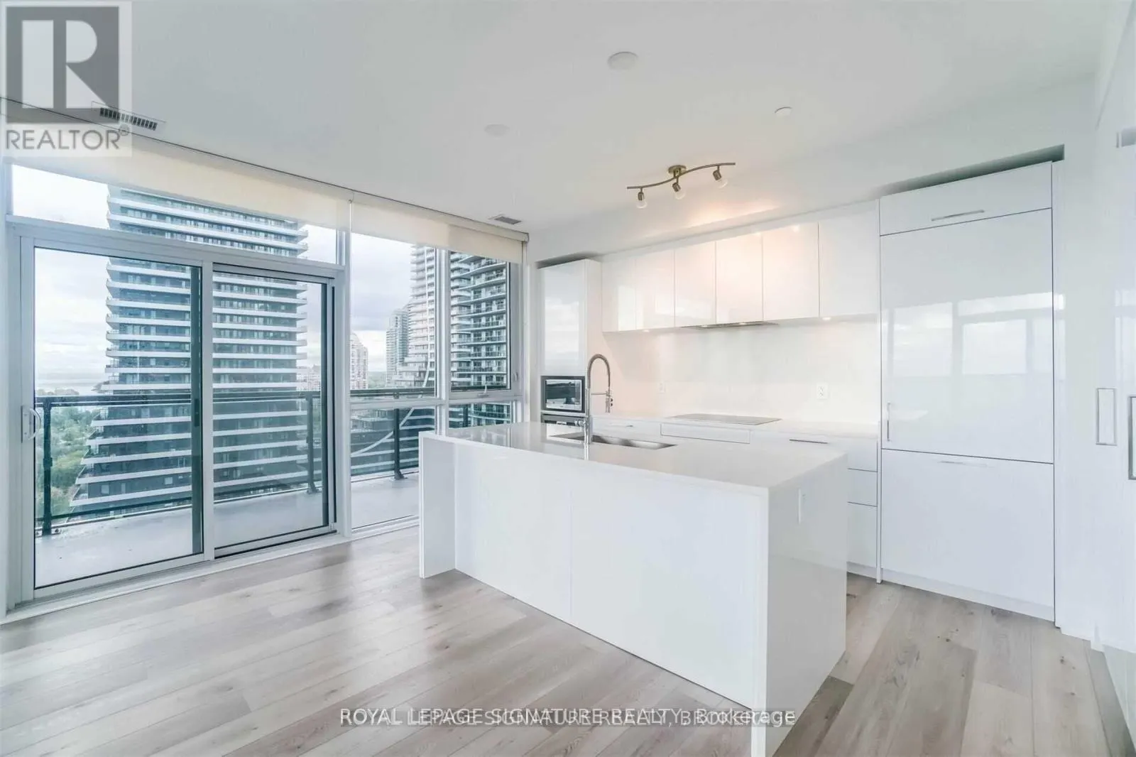 1509 - 65 ANNIE CRAIG DRIVE