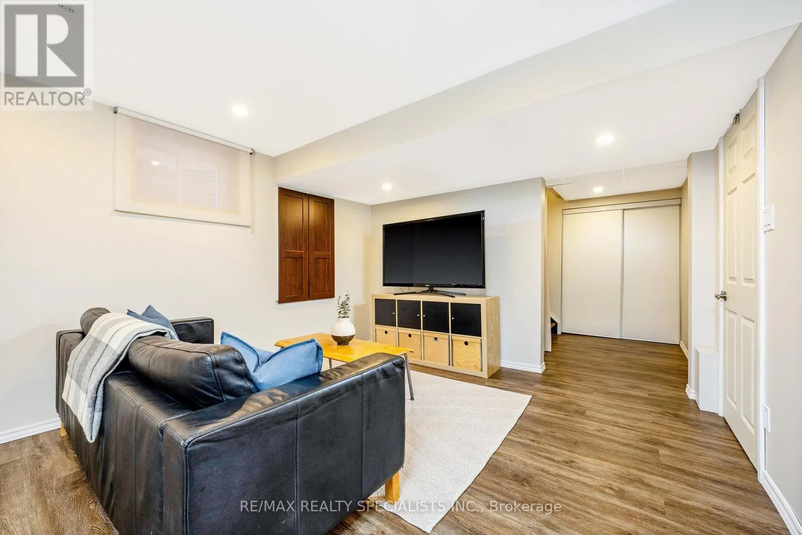 855 FOWLES COURT