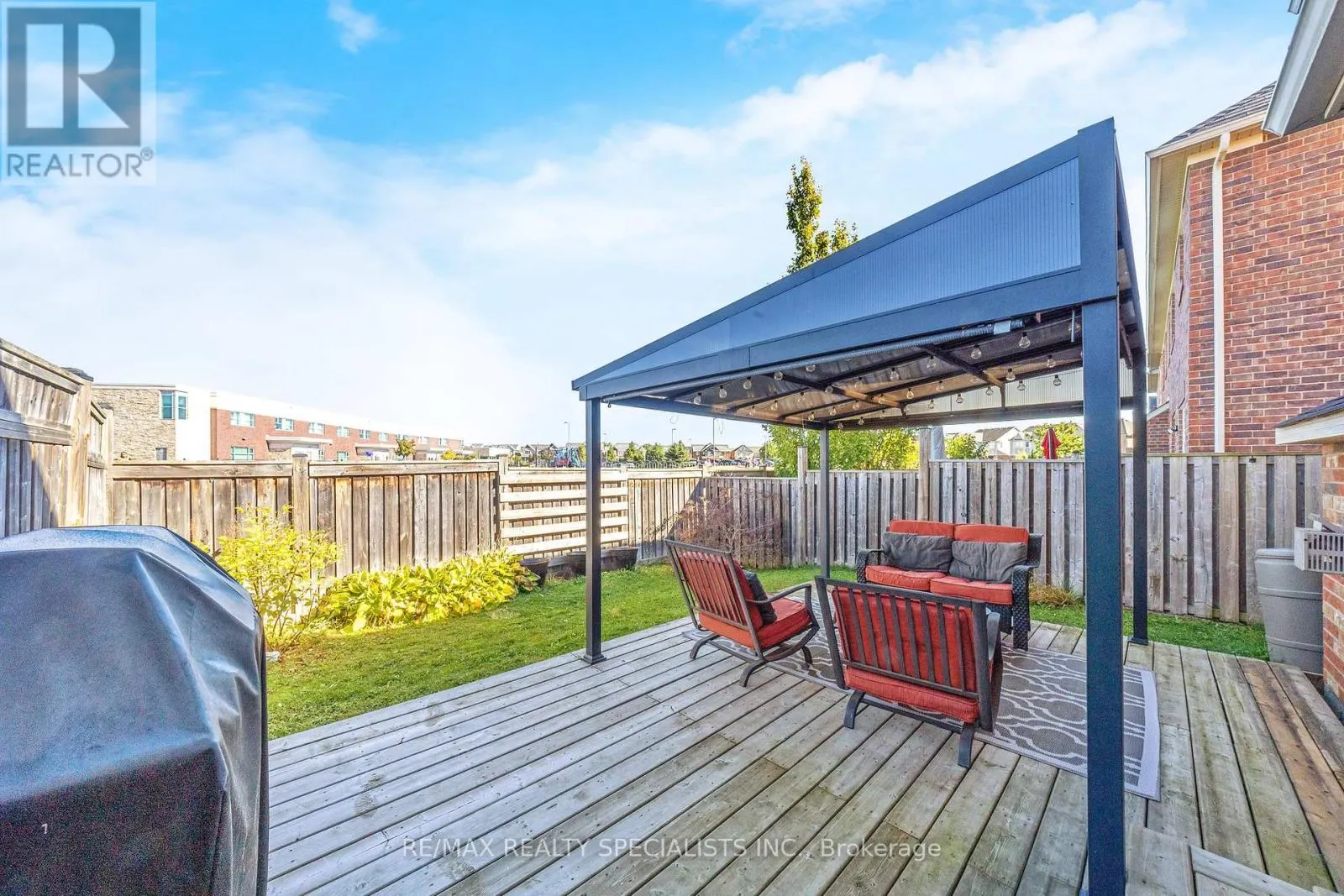 855 FOWLES COURT