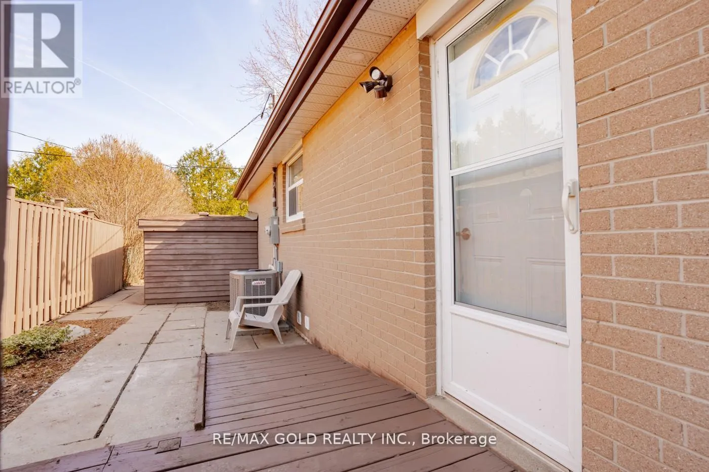 41 DANESBURY CRESCENT