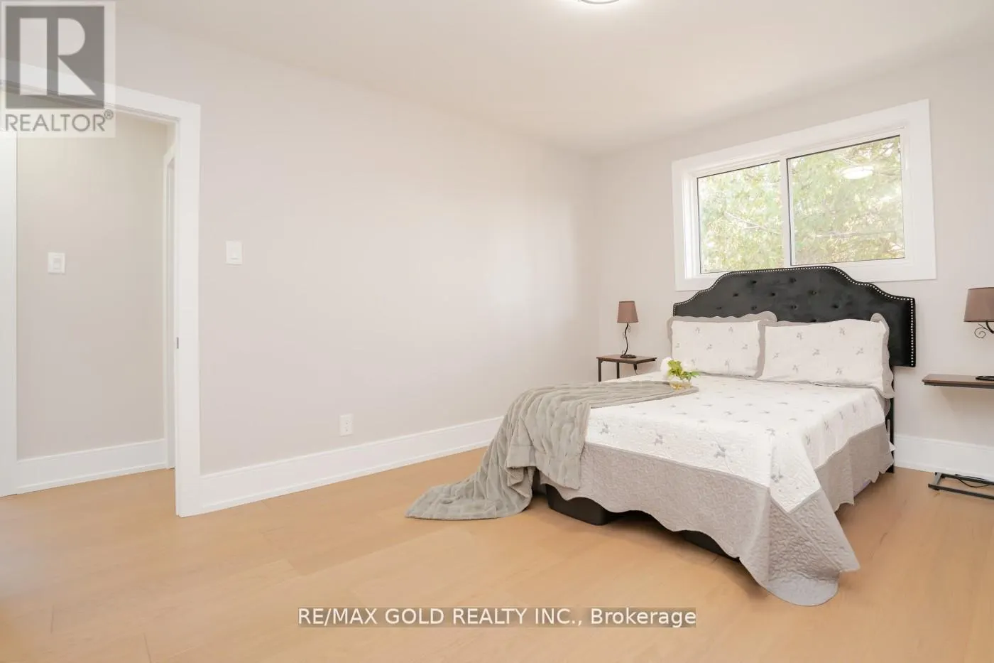 41 DANESBURY CRESCENT