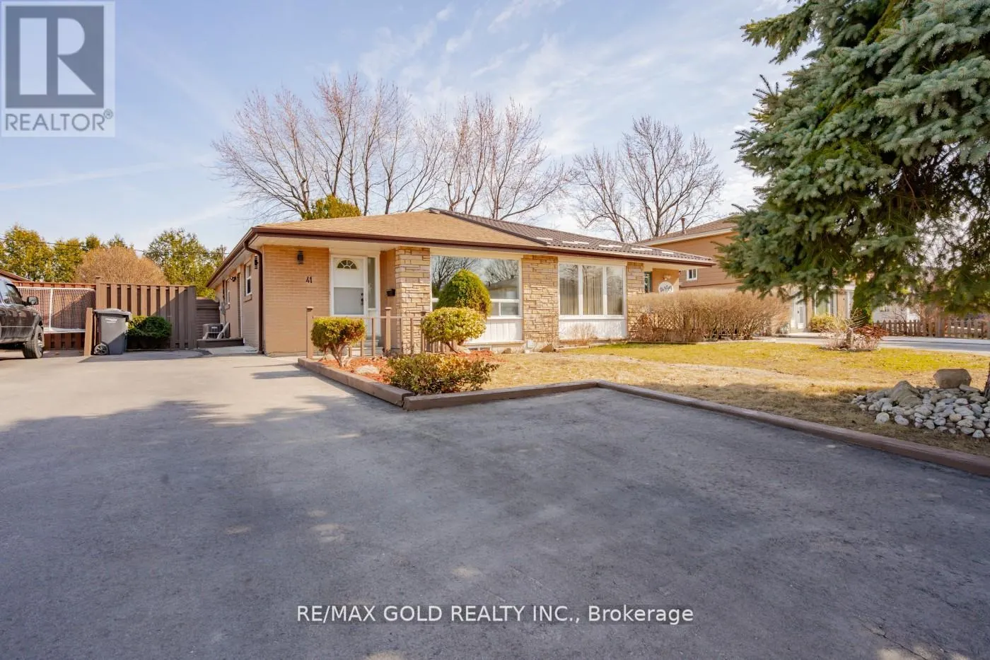 41 DANESBURY CRESCENT
