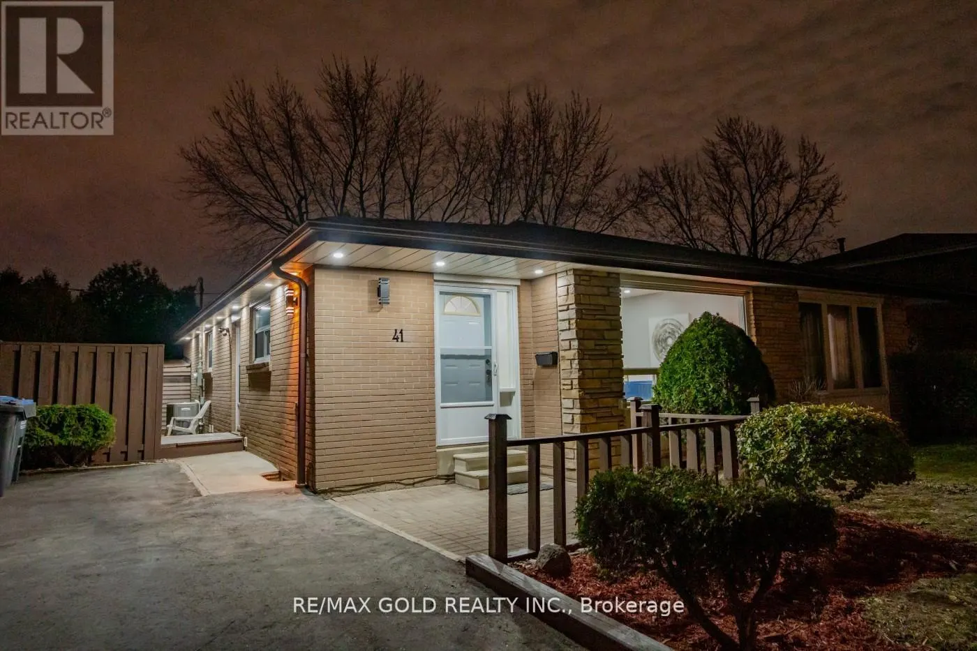 41 DANESBURY CRESCENT