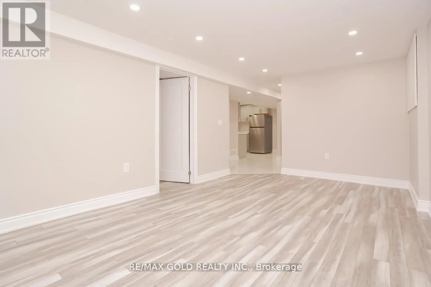 41 DANESBURY CRESCENT