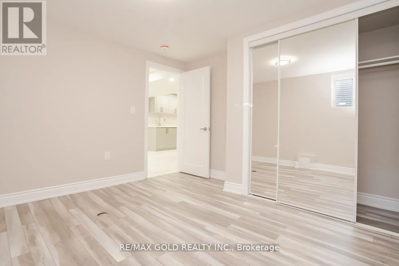 41 DANESBURY CRESCENT