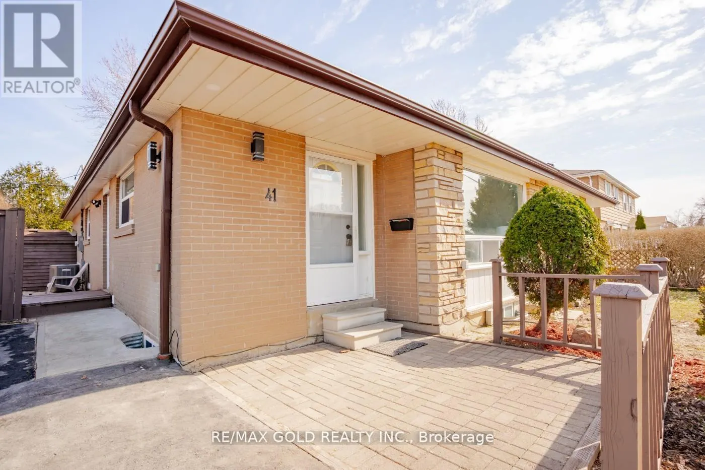 41 DANESBURY CRESCENT