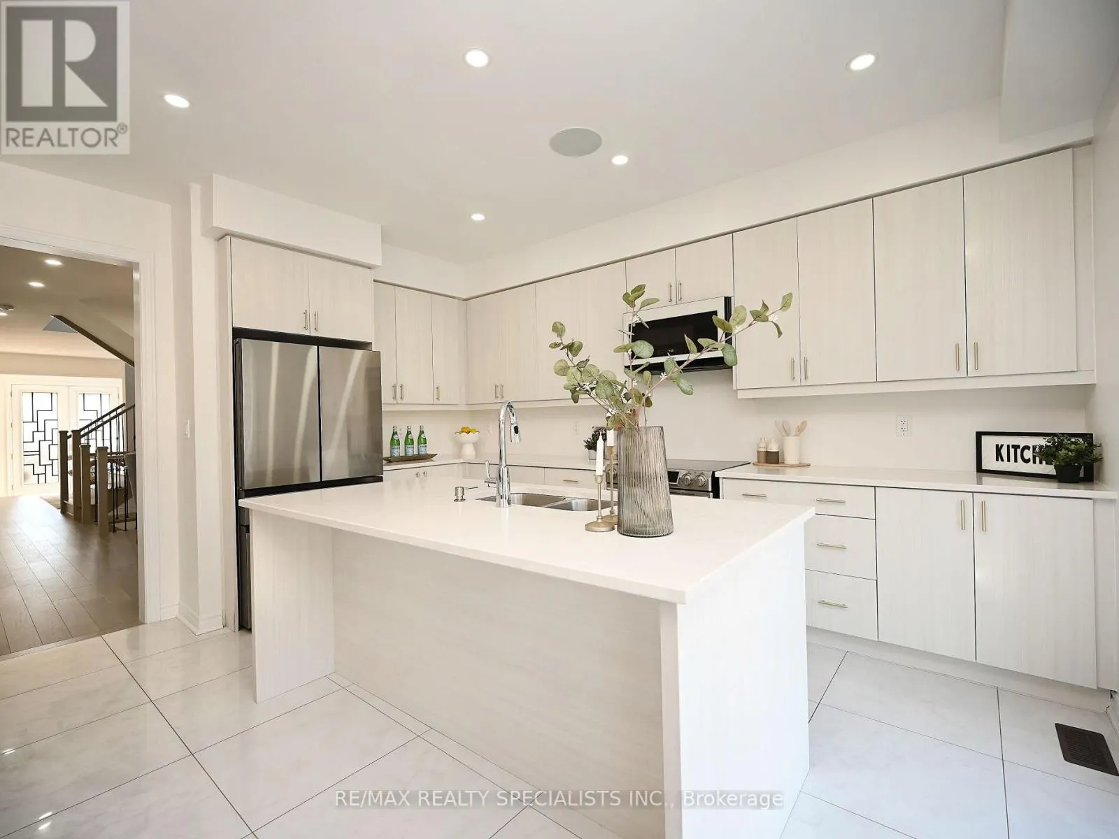 41 CALABRIA DRIVE