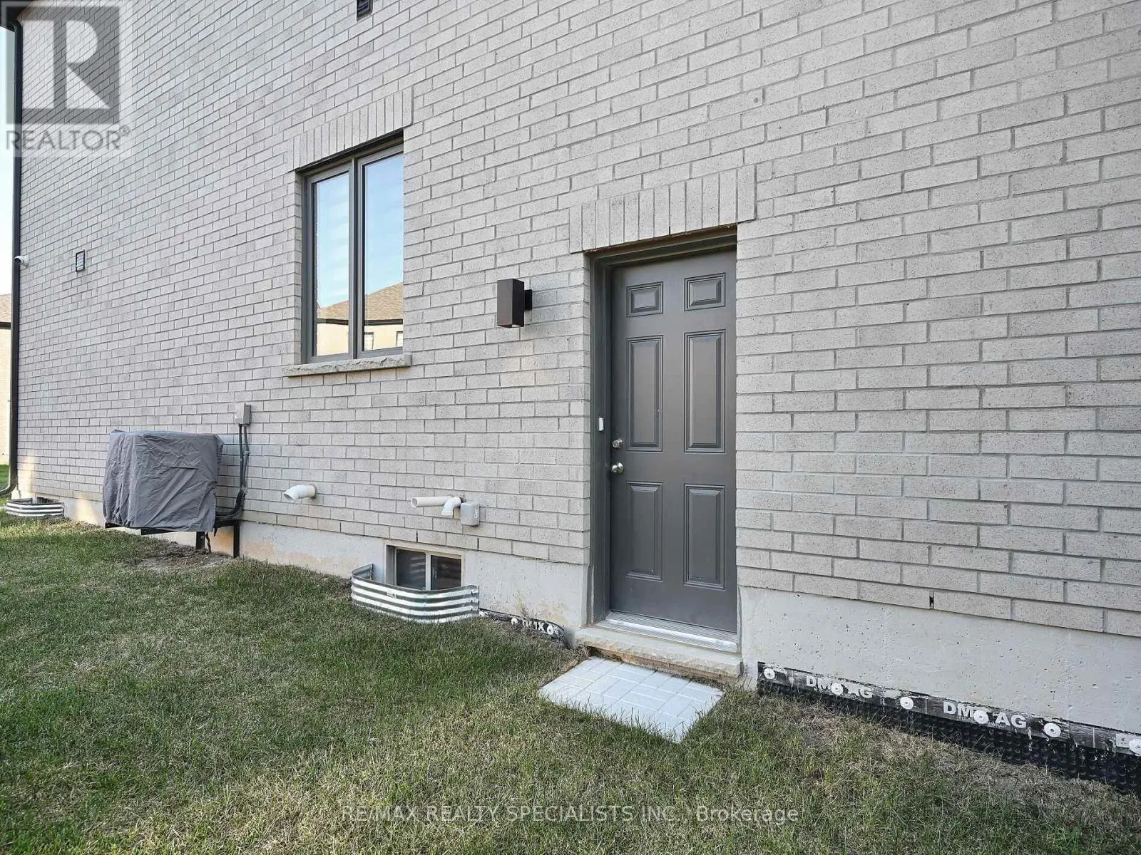 41 CALABRIA DRIVE