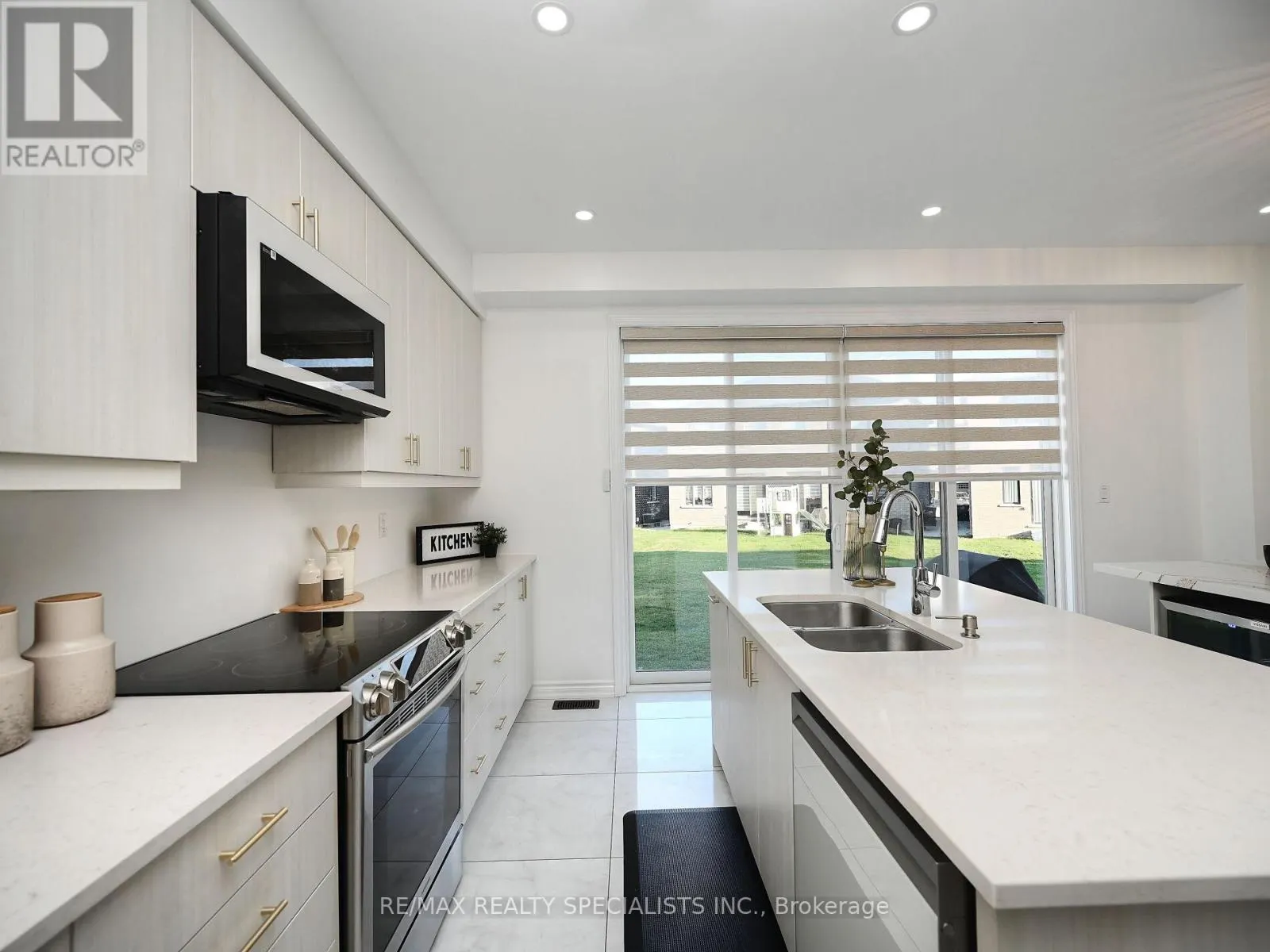41 CALABRIA DRIVE
