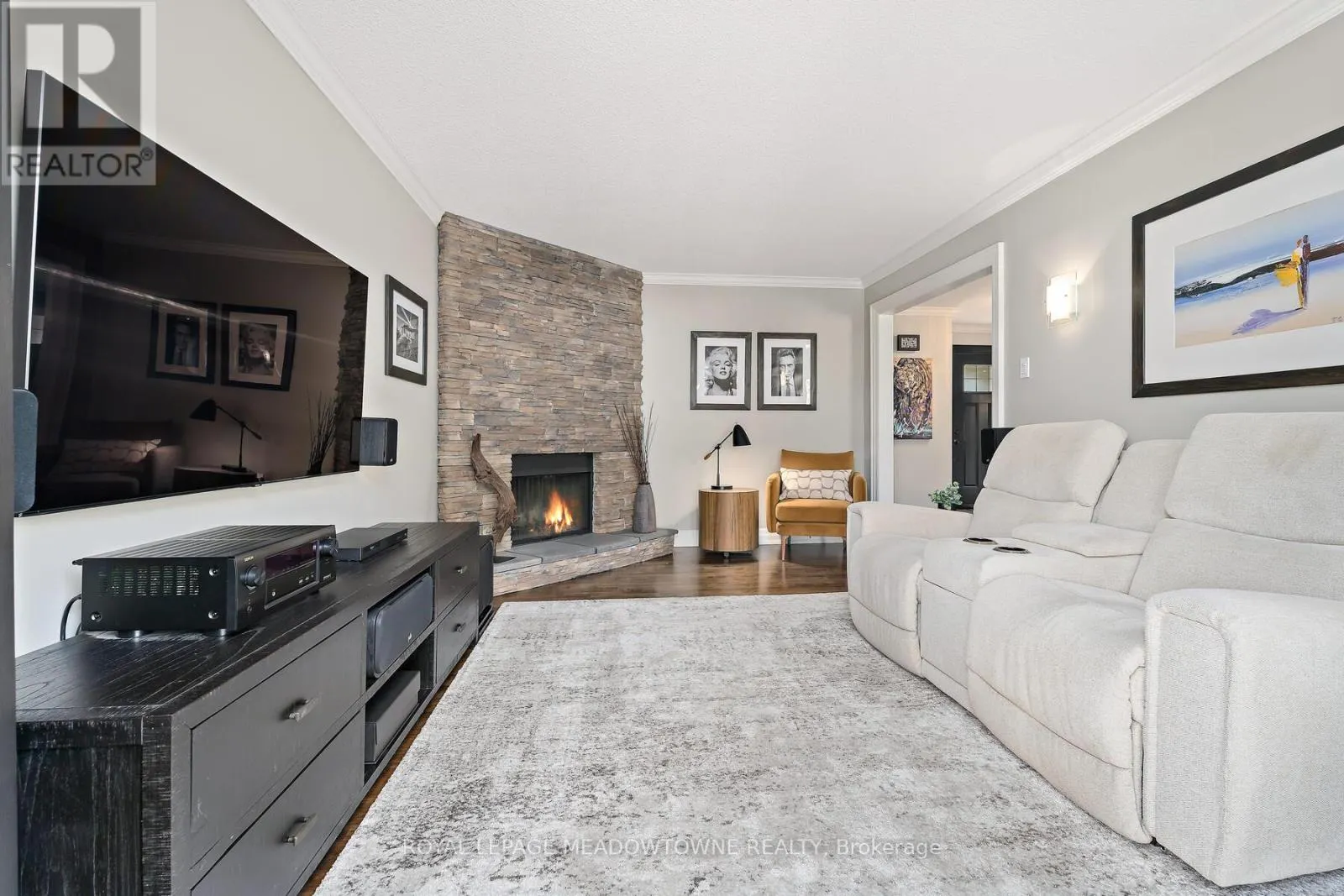 25 HILLSIDE DRIVE