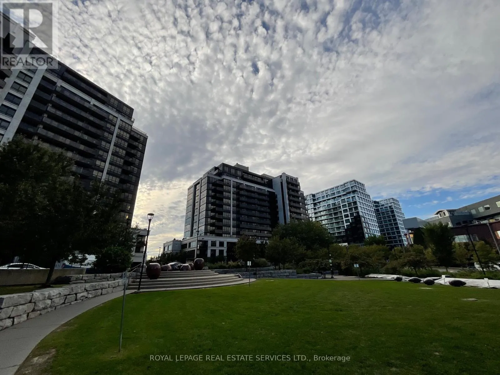 1203 - 55 DE BOERS DRIVE