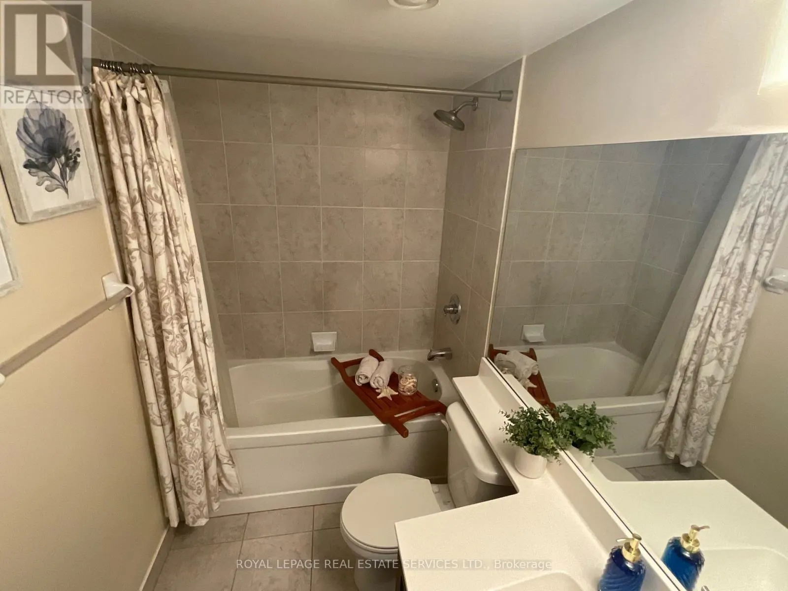 1203 - 55 DE BOERS DRIVE