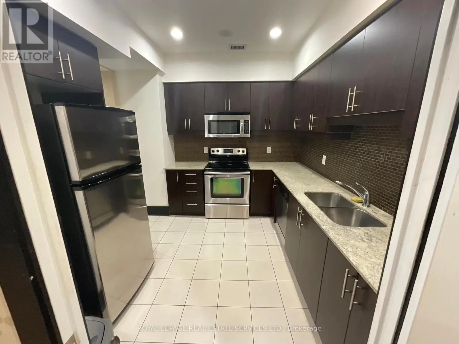 1203 - 55 DE BOERS DRIVE