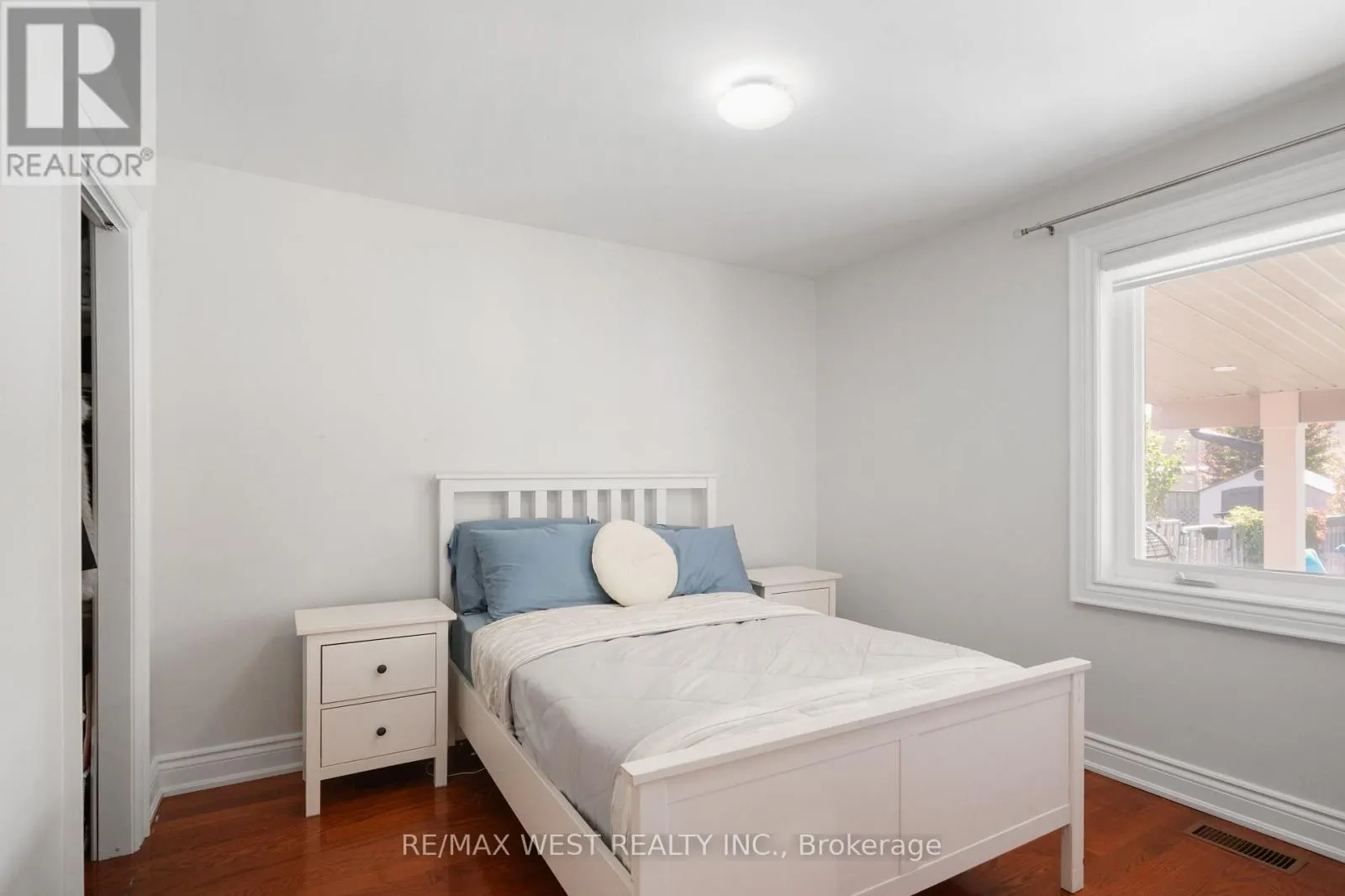 25 SILVERCREST AVENUE