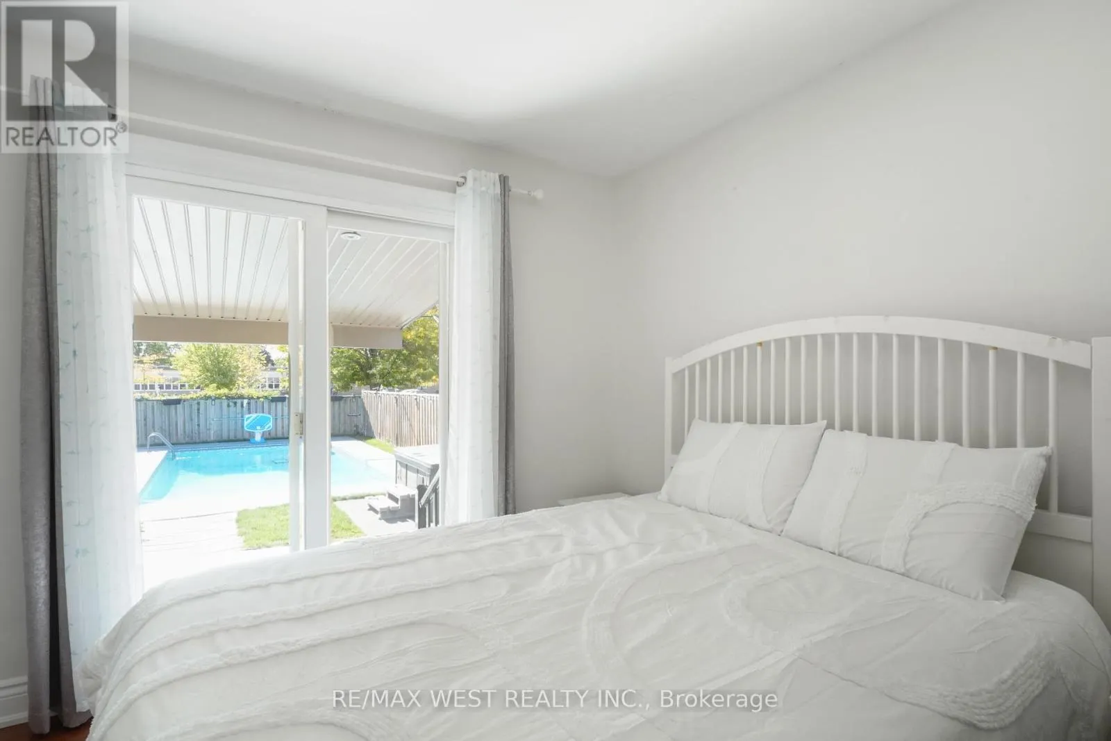25 SILVERCREST AVENUE