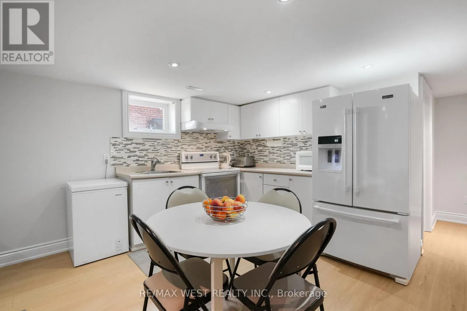 25 SILVERCREST AVENUE