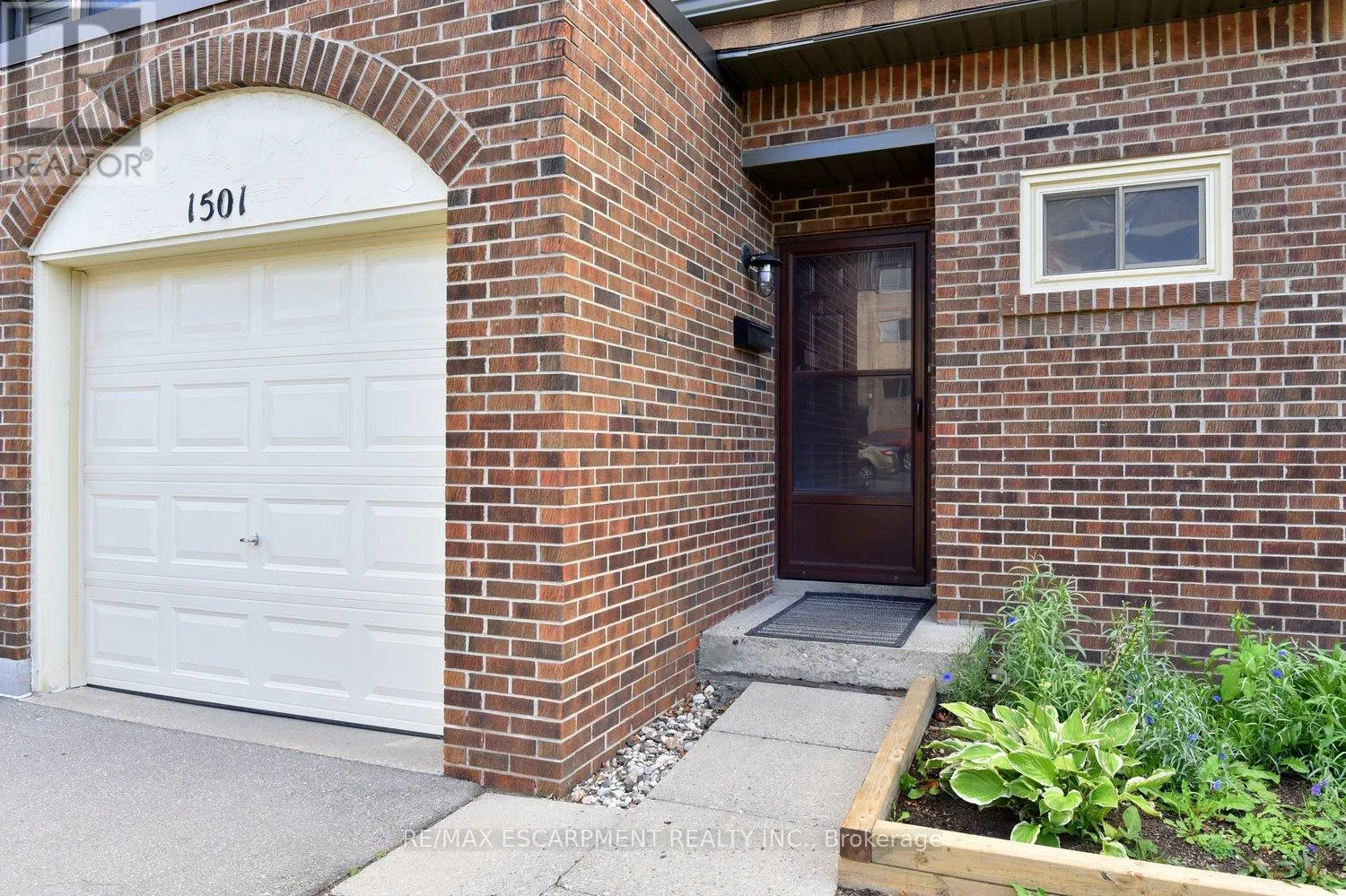 1501 ESTER DRIVE