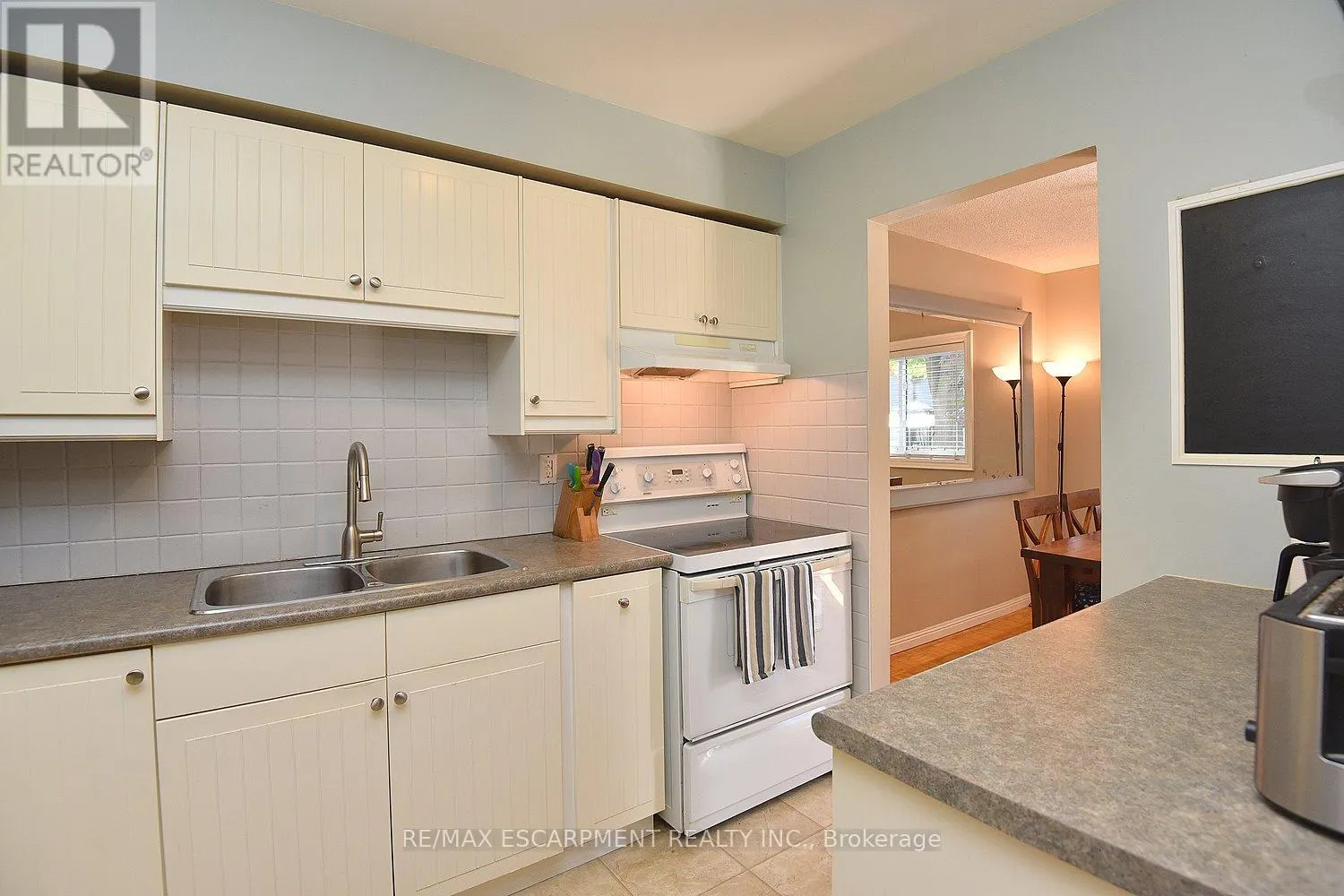 1501 ESTER DRIVE