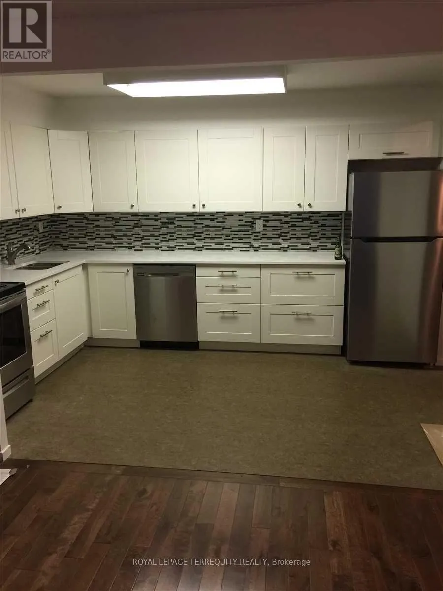 2 - 2879 LAKE SHORE BOULEVARD W