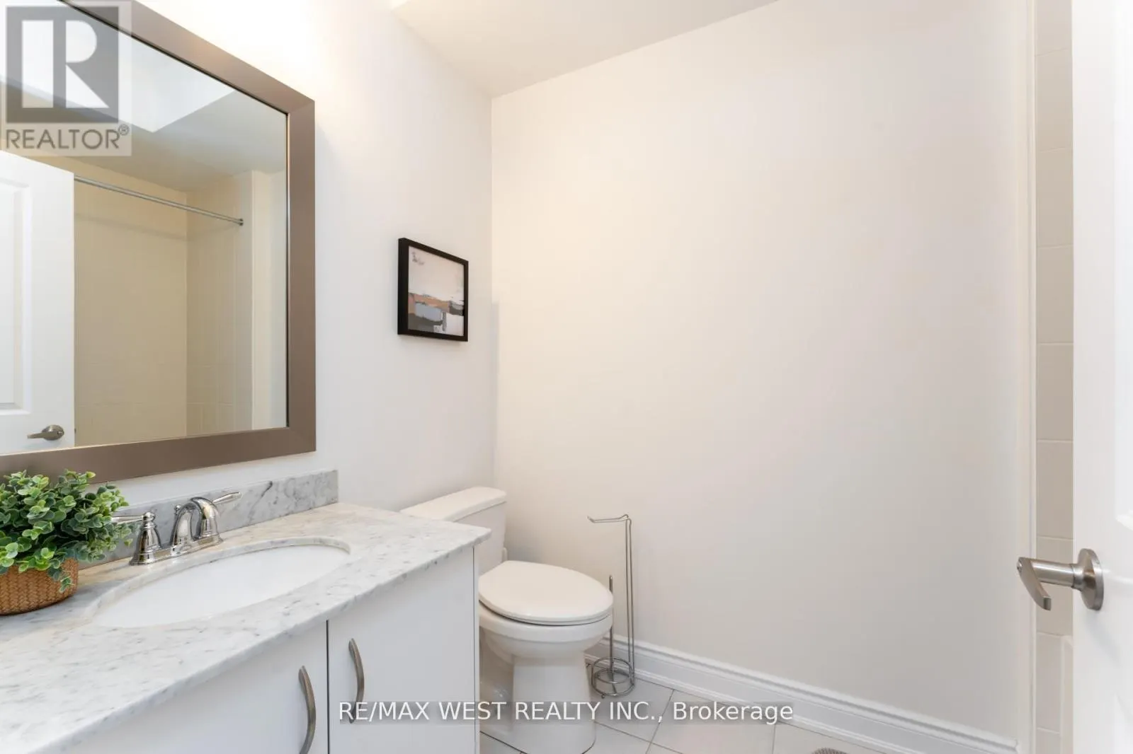 19 - 2172 TRAFALGAR ROAD