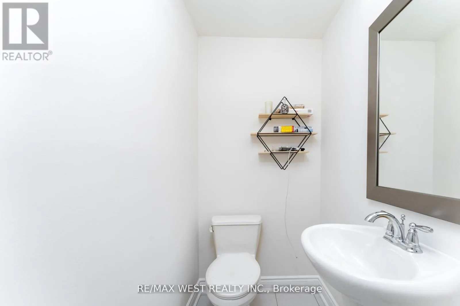 19 - 2172 TRAFALGAR ROAD