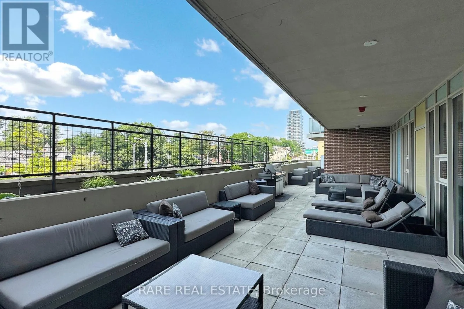 402 - 1638 BLOOR STREET W