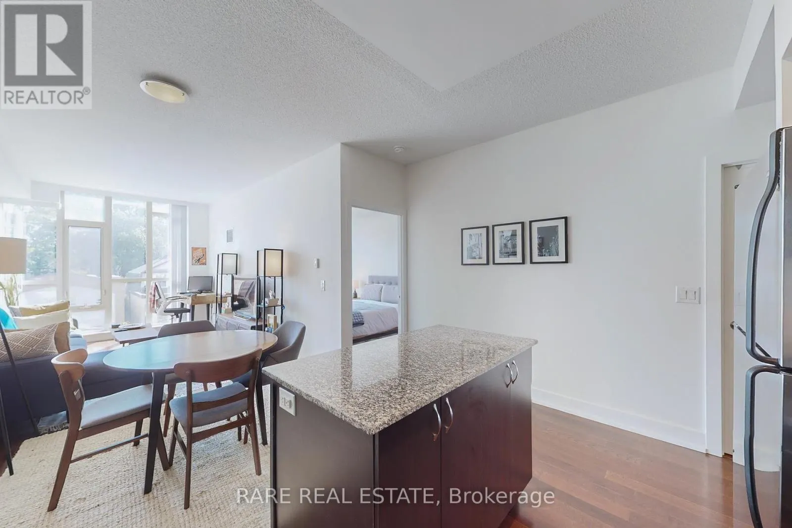 402 - 1638 BLOOR STREET W