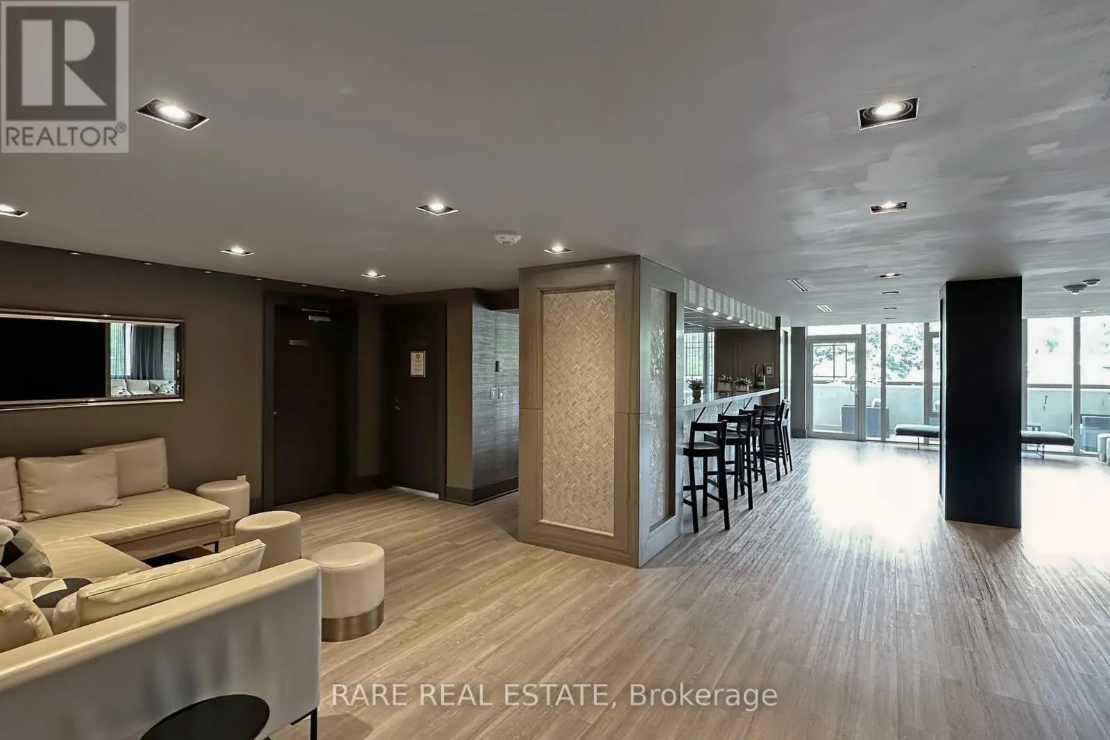 402 - 1638 BLOOR STREET W