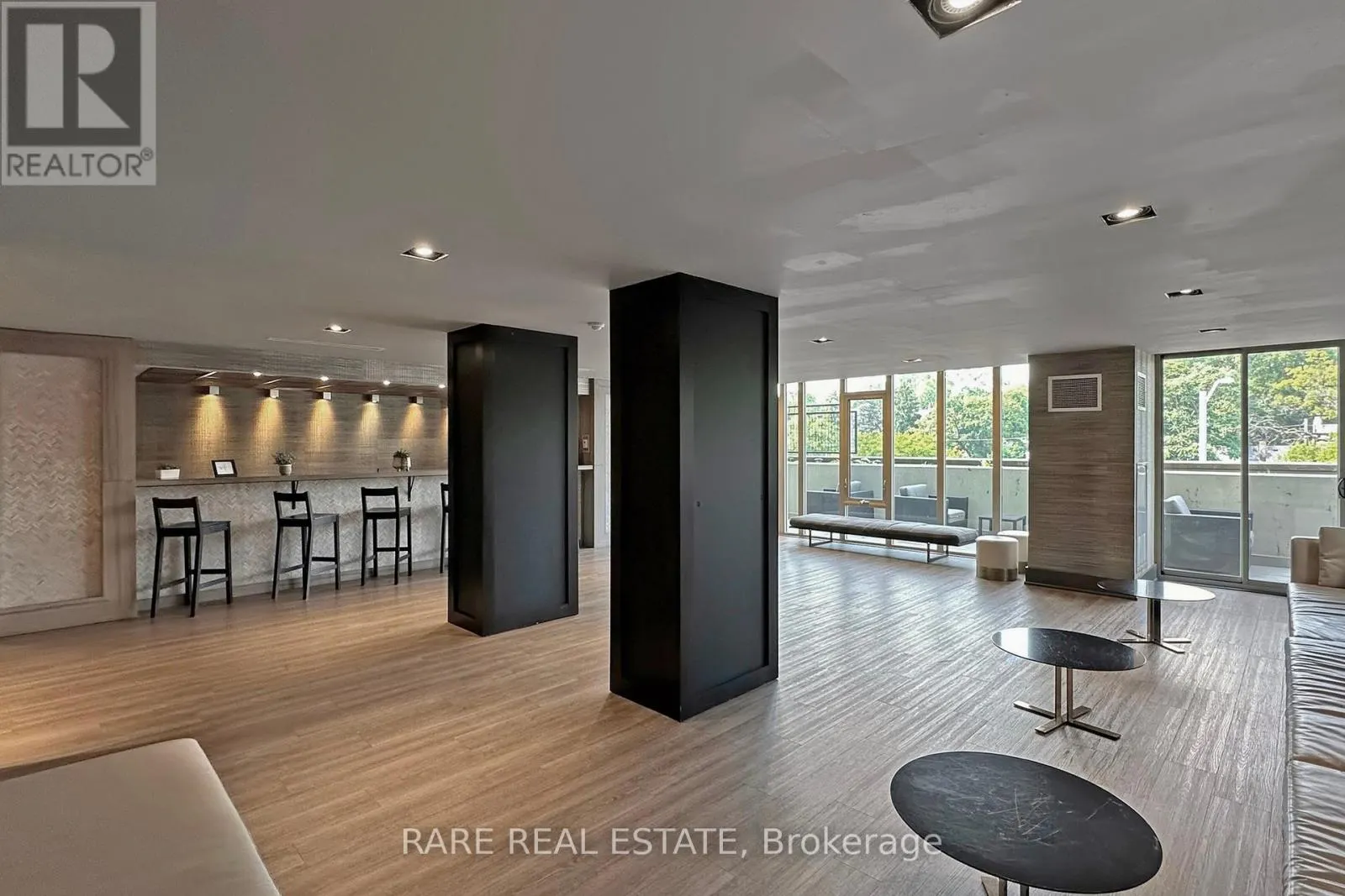 402 - 1638 BLOOR STREET W