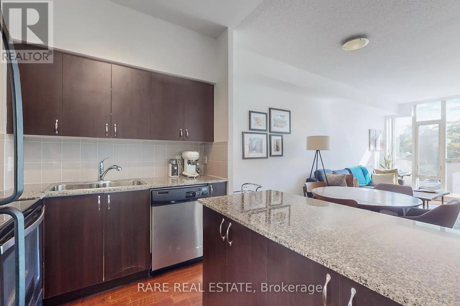 402 - 1638 BLOOR STREET W