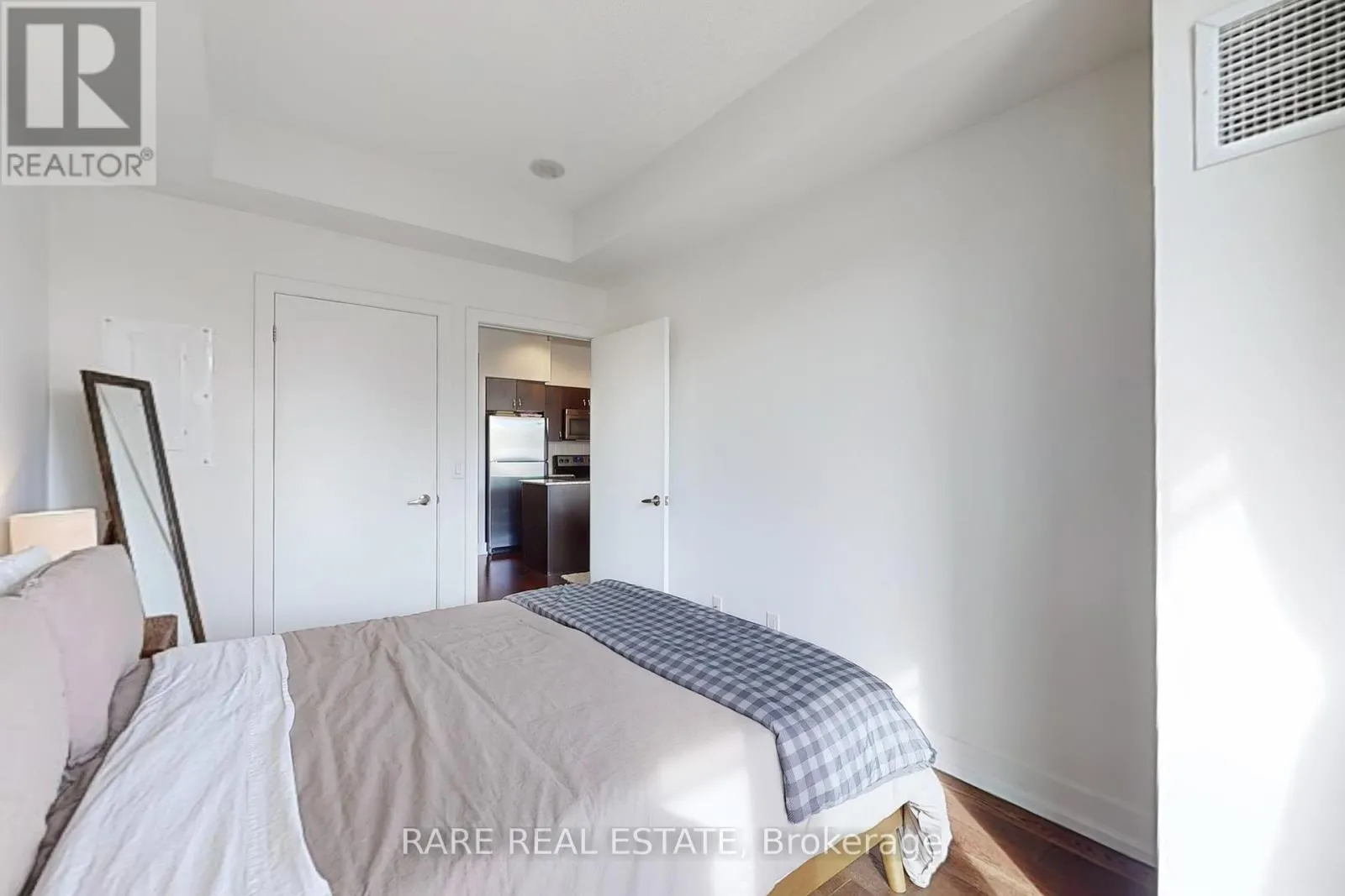 402 - 1638 BLOOR STREET W