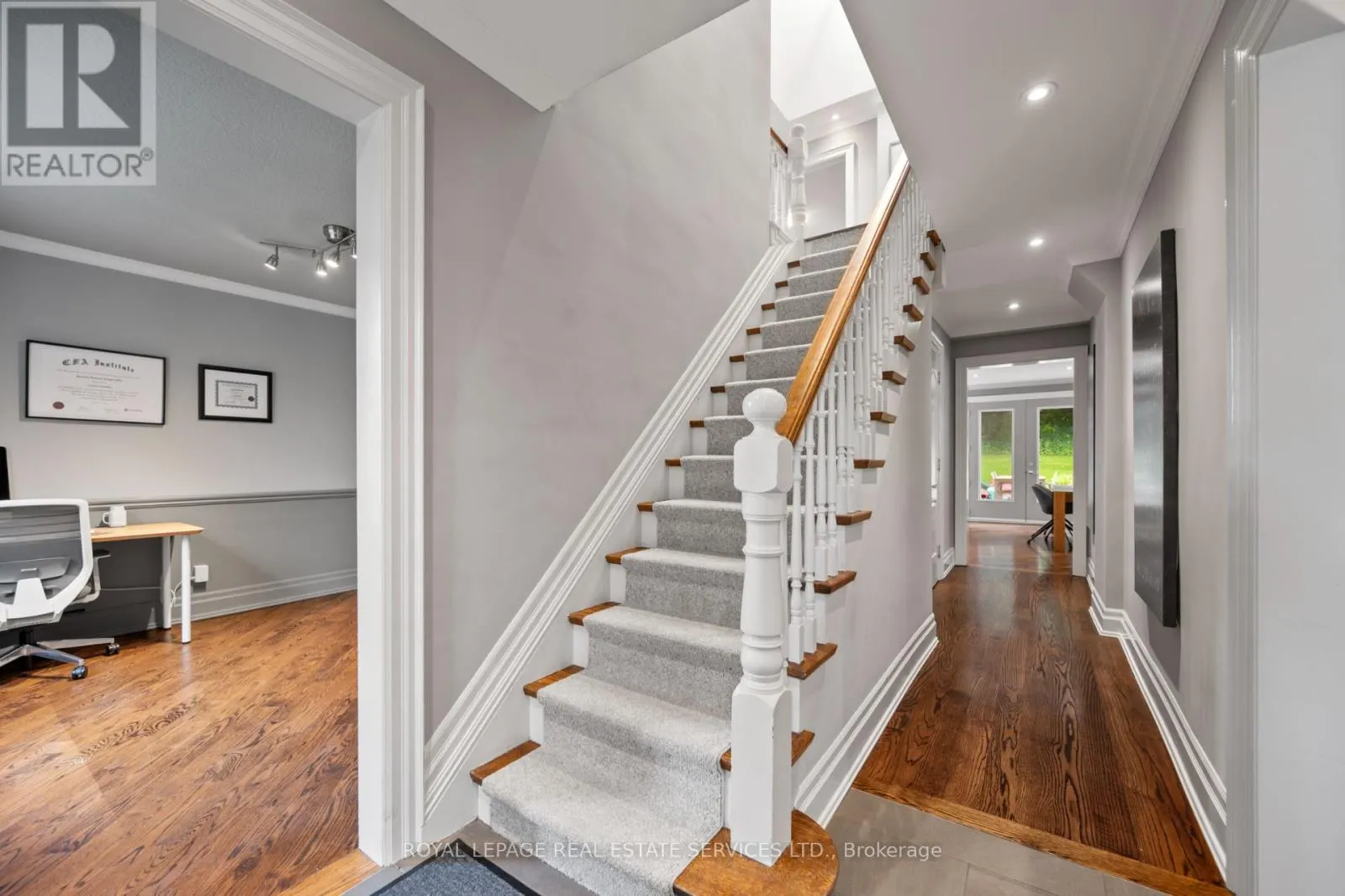 244 THE KINGSWAY