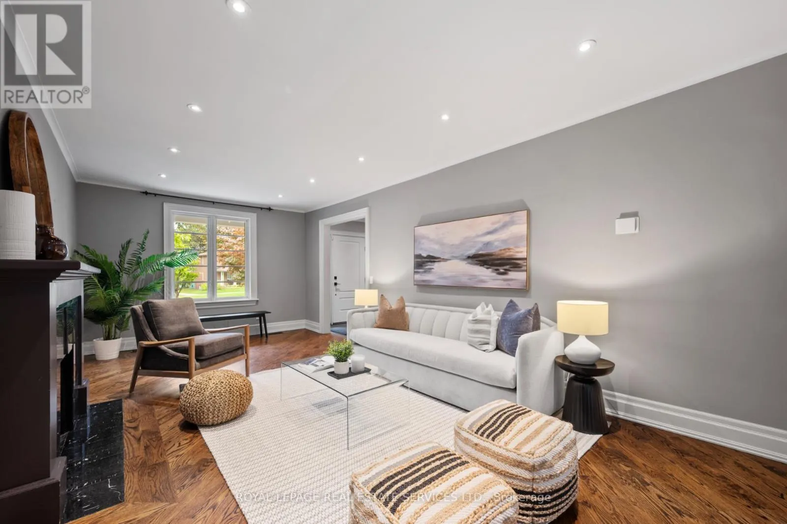 244 THE KINGSWAY