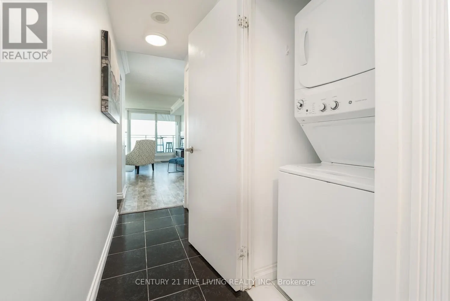 904 - 2067 LAKE SHORE BOULEVARD W